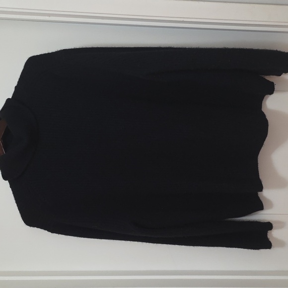 Quince Black Turtleneck Sweater - Picture 1 of 3